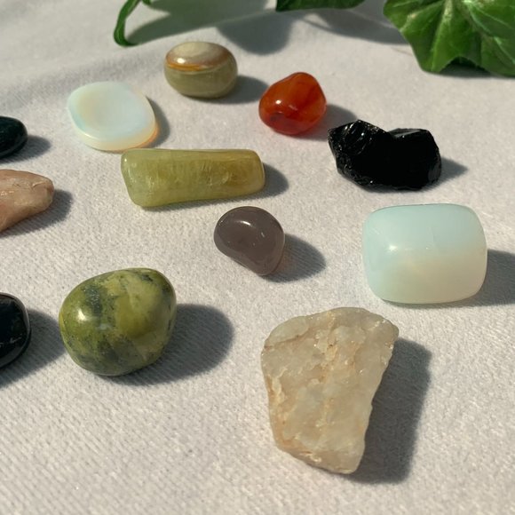 12pc Healing Natural Stones Bundle - Picture 5 of 9